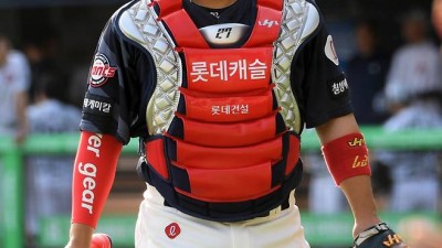 '80억 포수 2군행'에 담긴 명장의 의지…'톱3' 올라선지 53일째, 숨고르기는 없다 → 간절함 되찾은 롯데[SC포커스]