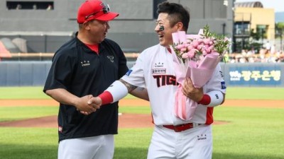 김도영·김선빈·나성범 없어도…굳건한 KIA의 4번 최형우, 최다·최고령 월간 MVP