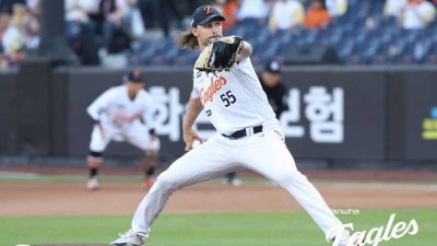 '와이스 10K 무실점 역투' 한화, 두산 꺾고 선두 탈환 눈앞