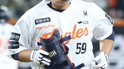 홈런→홈런→홈런→홈런…김경문이 약속 지킬만 하네, 한화 거포 포수의 꿈 현실이 되나