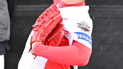 기약없는 2군 생활→데뷔전 구원승→137SV 클로저 우뚝...ERA 11.42 1R 루키도 정해영 길 따라갈까