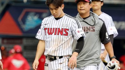 ‘천만다행’ 141㎞ 직구에 손등 맞은 LG 구본혁 “엑스레이 검진 결과 뼈에 이상없음” [SD 잠실 라이브]