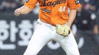 역대급 등장신+한화 팬들의 함성, 160km 괴력 이유 있네…김서현 깜짝깜짝 놀란다 카메라 그 이상 몰랐는데, 감사해요