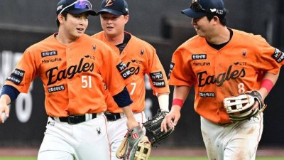 ‘104분 우천 중단, 하늘은 한화 편이었다’ 한화, 33일 만에 1위 복귀하다. LG에 10-5 역전승...LG, 3실책 자멸→2위 추락 [대전 리뷰]