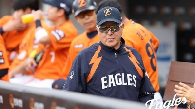 한화 리그 ‘단독 1위’→달 감독 “선수들이 끝까지 최선을 다했다” 칭찬 [SS대전in]