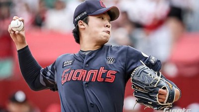 롯데 팬들은 경기에 졌는데도 왜 열심히 박수 쳤을까… ‘156㎞+157㎞’ 미친 조합 봤으니까