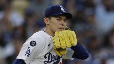 '시속 103마일이 울었다' 괴물 투수 사사키 로키, MLB 첫 시즌은 찰나…로버츠 감독, 시즌아웃 시사