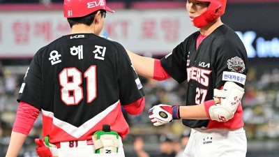 '프로 11년 차'에 찾아온 기회...'KIA 주간 타율 1위' 김호령 이 느낌으로 매일 경기에 출전하고 싶다 [창원 인터뷰]