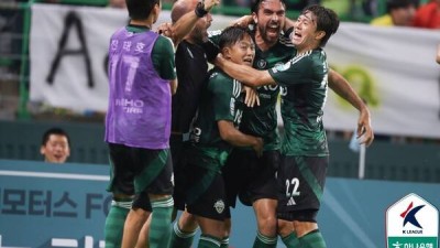 [st&현장] '0-2→김진규+콤파뇨 골...이승우 자책골 유도→3-2' 전북, 수원FC 상대 대역전승...15경기 무패 질주