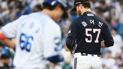 저런 투수가 왜 한국에 왔나 했더니 → 2⅔이닝 13피안타(2홈런) 8실점 '붕괴'