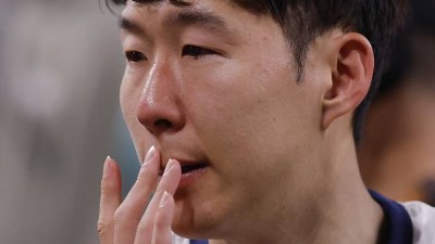 손흥민 모욕감 느낀다 레비 회장 탐욕스런 결정 비판…프랭크 감독에게 피해→SON 기용 강요 받아