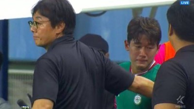 황선홍 품에서 눈물 쏟은 ‘2006년생’ 윤도영…EPL 입성 전 끝내 터지지 않은 첫 골 [IS 대전]