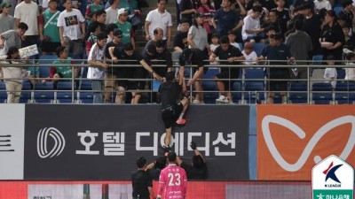 [K리그1 현장메모] 기절 환자 발생으로 경기 9분 중단...모두의 노력으로 회복→무사 귀가