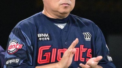'한화 격파' 거인의 진격은 계속된다! 김태형 감독 홍민기-박재엽 수고 많았고, 김원중 150SV 축하 [MD부산]