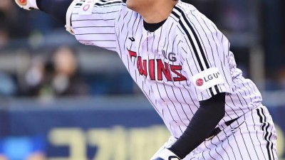 KBO 역대 최초 한 경기 무안타 4타점 진기록..LG 4번타자 문보경의 씁쓸한 활약