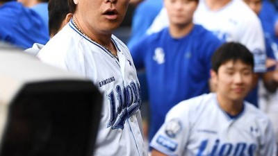 만루포 친 박병호 꾸짖은 강민호...’소 귀에 경 읽기’란 이런 상황? [대구 현장]