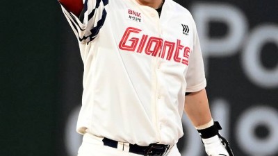 아깝다 신기록! 정철원X김원중 3연승 지켜낸 3연투…'정보근 결승타+정훈 쐐기포' 롯데 3위 질주 → 폭우속 '수비방해' 가슴친 삼성 [부산리뷰]