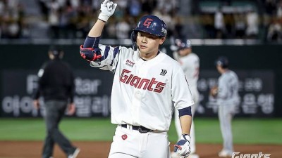 불꽃야구→롯데행→KBO 1호 안타…김성근-이대호의 한마디를 가슴에 새겼다