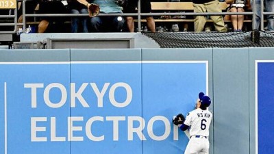 '대수비' 김혜성, '홈런 스틸' 한 끗 모자랐다…'커쇼 2,992K' 다저스, 백업 활약 속 워싱턴에 '신승'