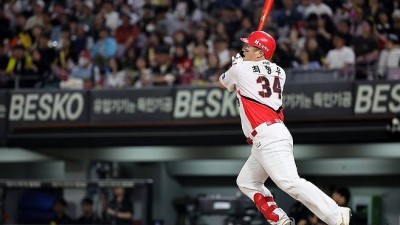 김광현 무너뜨린 KIA 최형우, 선제 스리런포…시즌 13호 홈런