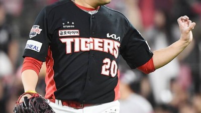 '아웃 못잡고 홈런 → 볼넷 교체' 1군 제외 이유 있었다 불편함을 느꼈다더라
