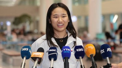 [단독]'안세영 개인후원 쟁탈전 후끈' 4년 천만달러까지 올랐다…리닝, 요넥스와 경쟁에 역대급 최고액 제시