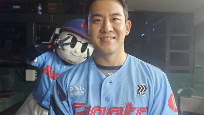 딱 하는 순간 됐다! 1살 많은 형의 '파이팅' → 동생 가슴 울렸다…'싹쓸이 역전 결승타' 김민성의 진심 롯데 너무 잘해! [인터뷰]