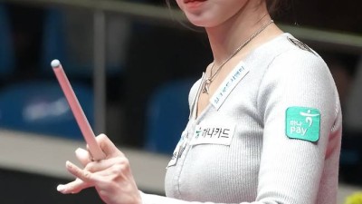 단 76분 만에...역대급 싱겁게 끝난 결승! '황제' 김가영, 차유람 꺾고 프로 통산 15승+8연승
