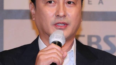 '행정가 첫 출발' 안정환 대학 축구 살아야 한국 축구 산다... 대학축구연맹 '총괄 디렉터' 선임