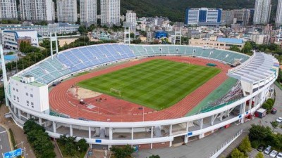사직구장 재건축 멈춰 세운 중투심 탈락…오판·과욕이 초래했나