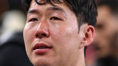 토트넘 손흥민 매각하고 위약금 문다…한국 투어 SON 제외→매각가 1100억 '레비 눈 돌았다'