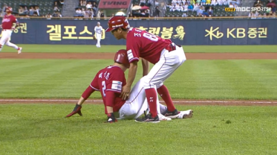 '이런 황당한 일이'… 박성한-조동화 3루 주루코치 충돌, 결과는 아웃[스한 스틸컷]