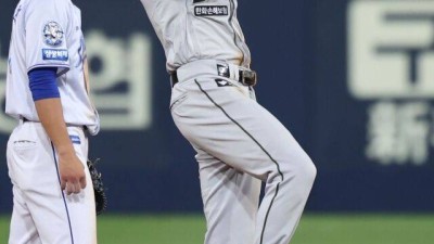 한화 동료들과 가족처럼 장난도 치고 벌써 KBO 적응 끝났나…6700만원 대체자 대박 조짐, 1위 한화 날개 달았다