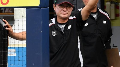 '충격이라는 말밖에' 야구 예능 출연 위해, 피 마르는 경쟁중인 팀을 떠나다니...KT는 붙잡았지만, 이종범 코치는 떠났다