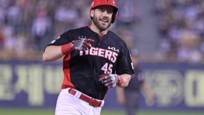 한화 단독 1위 빼앗은 LG, 6월 승률 1위 KIA···반환점 돈 프로야구, 요동치는 순위