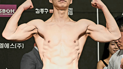 먹방 유튜버 밴쯔, 부러진 손으로 윤형빈 상대 [로드FC]