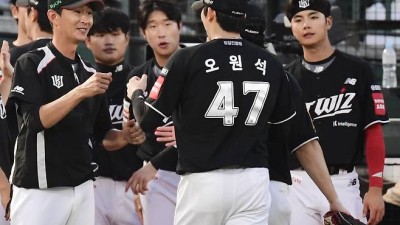 트레이드 대박! 팀타율 1위 롯데 밀봉 → '벌써 9승' 오원석, KT도 40승 합류. 위닝시리즈 확보