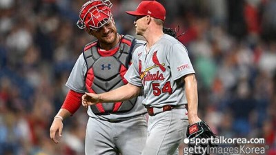 노히트, 퍼펙트 너무 아깝다! '이게 말이 돼?'... 기막힌 인연, '무려 10년만의 완봉승' MLB 전설 매덕스 소환한 소니 그레이