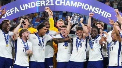 ‘英 축구 초대박!’ 잉글랜드, ‘우승 후보’ 독일 꺾고 41년 만에 U-21 챔피언십 2연패…‘5골’ 엘리엇, MVP 선정