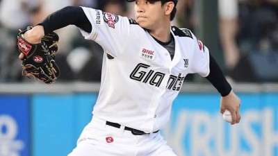 156km 괴력의 신예, 연투도 된다! → 김태형 감독 그 정도 연투는 해야지 당연하다 했지만 흐뭇