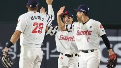 '이게 가능해?' 3위 롯데, 정규리그 3위로 33년 만에 우승 노린다!...33년 전 6월까지 3위→정규리그 3위→한국시리즈 정상