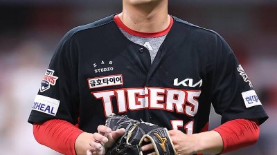 '타이거즈 44년 사상 최초 대기록' KIA 1위 대반란 일등공신 수술로 다시 마운드에 설지 걱정 많았지만…