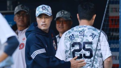 팀은 9위에 감독 사퇴…양의지 “이 상황 받아들일 수 없네요”