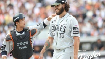 “직구는 니퍼트가 최고, 폰세는 흥분만 안 하면 최고” 한화 최강 마운드 1등 조력자…최재훈 479⅓이닝 헌신[MD대전]
