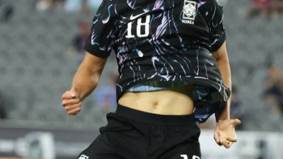韓, 일본 3군에 지면 더는 라이벌 아냐…홍명호보 홍콩전 2-0 승→日 축구팬, 한일전 승리 자신 '호들갑'