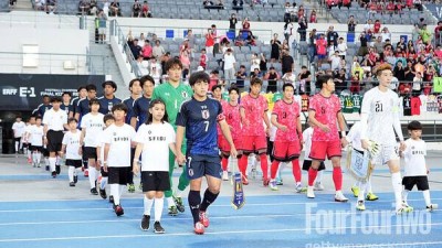 한일전 보고 화들짝 놀란 日 매체, 한국 팬들 이상한데? 지고 있는데 파도타기 응원이라니