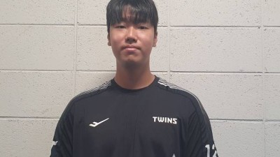 '우주야·현우야 나도 있다' LG는 선발 수업받는 신인이 154㎞ 던진다 난 구위로 타자 압도하는 투수