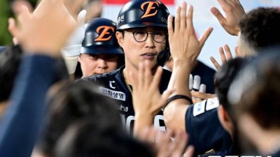 ‘1위 4.5G차 독주’ 한화 왜 우승 적기인가, 90억 캡틴도 묘한 기운을 느낀다 “어리숙했던 선수들, 이제 믿음 생겼다”