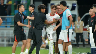 경기 전에는 어머니 욕, 후반에는 아내 욕… 최악의 中 슈퍼리그 관전 매너, 선수는 울고 SEO는 안타까운 위로