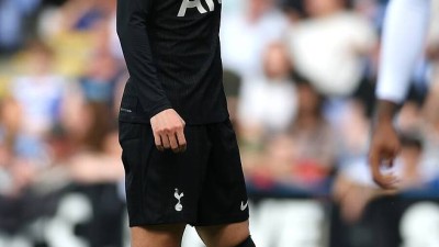실전 몸상태 아니던 손흥민, 굳은 표정으로 45분간 무득점…'새 감독' 토트넘, 레딩에 2-0 승리